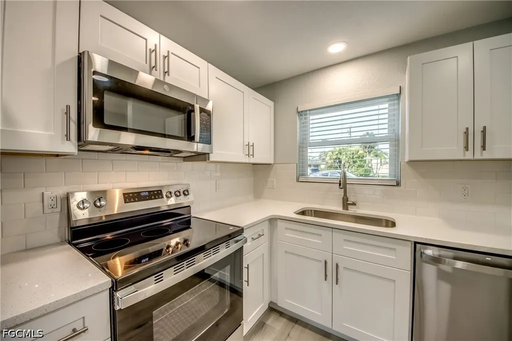16881 Davis Road Fort Myers FL 33908