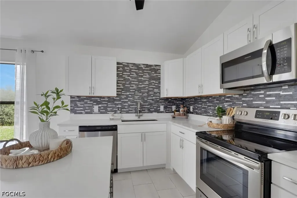 1726 NE 10th Lane Cape Coral FL 33909