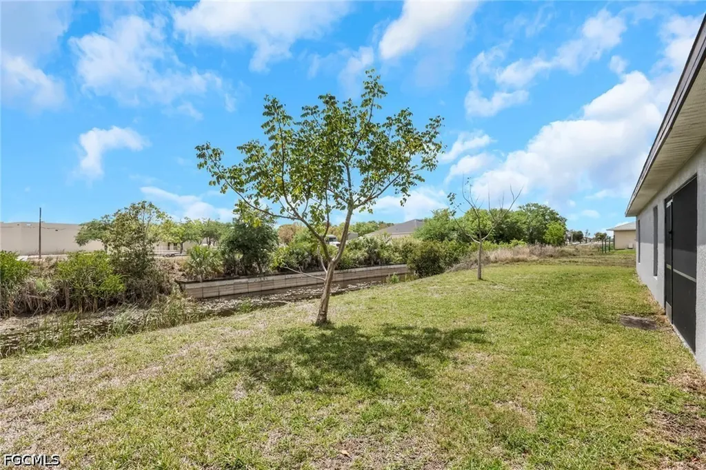 1726 NE 10th Lane Cape Coral FL 33909