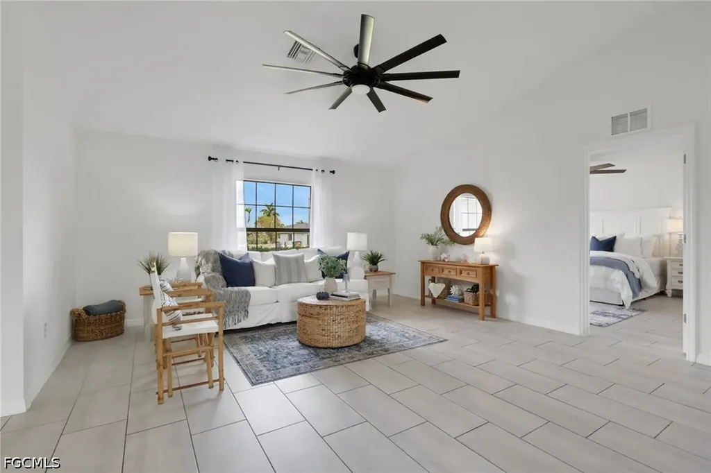 1726 NE 10th Lane Cape Coral FL 33909