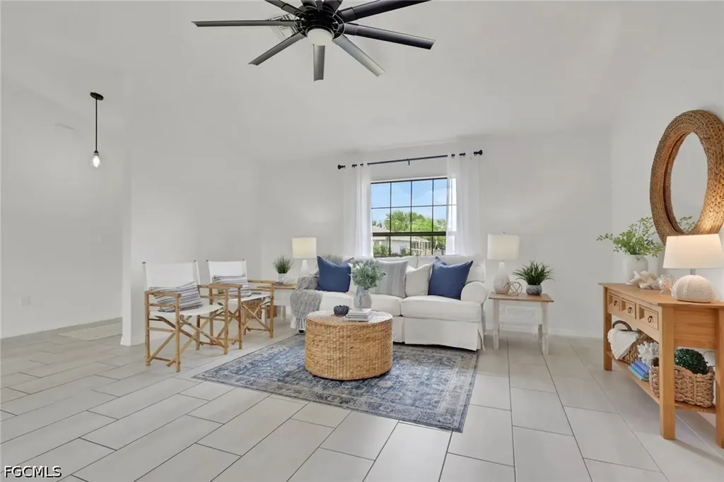 1726 NE 10th Lane Cape Coral FL 33909