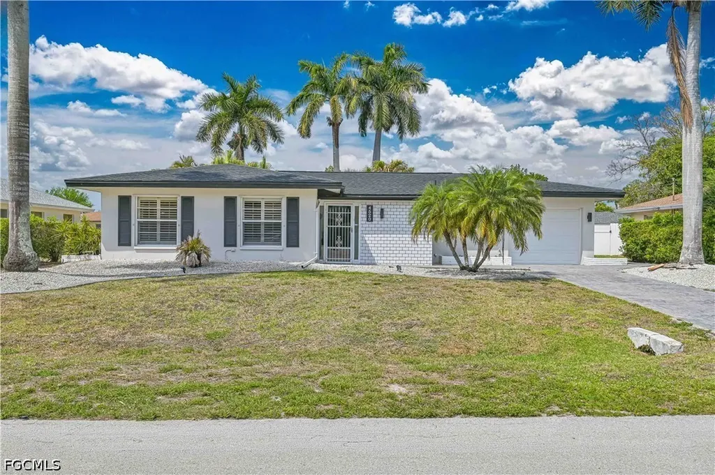 4520 SE 9th Avenue Cape Coral FL 33904