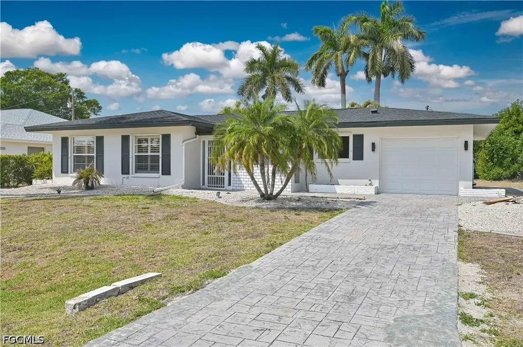 4520 SE 9th Avenue Cape Coral FL 33904