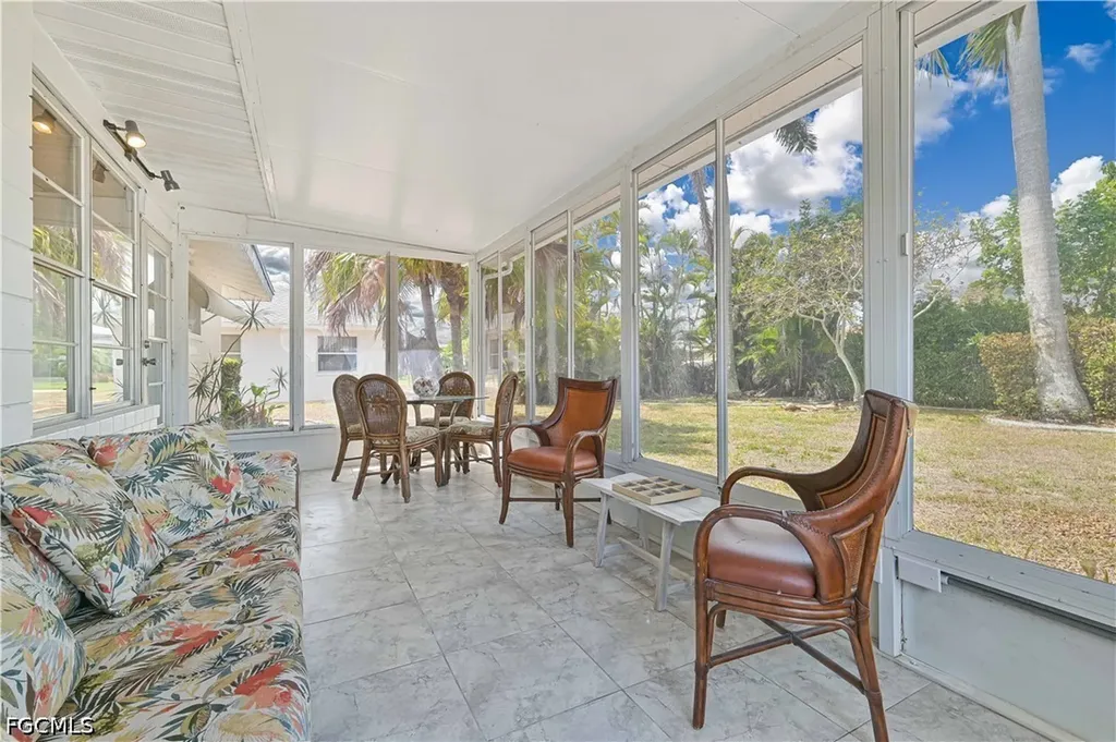 4520 SE 9th Avenue Cape Coral FL 33904