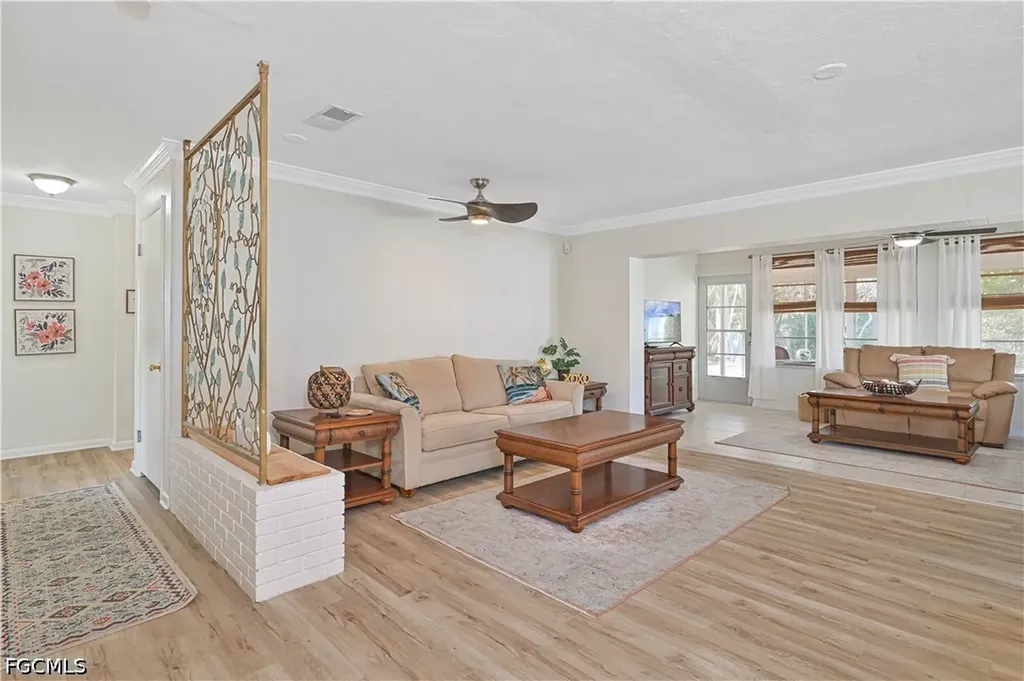 4520 SE 9th Avenue Cape Coral FL 33904