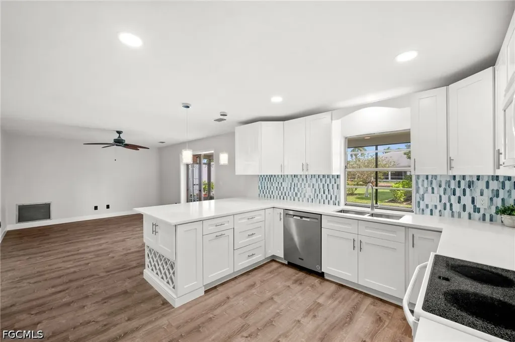 706 SW 51st Terrace Cape Coral FL 33914