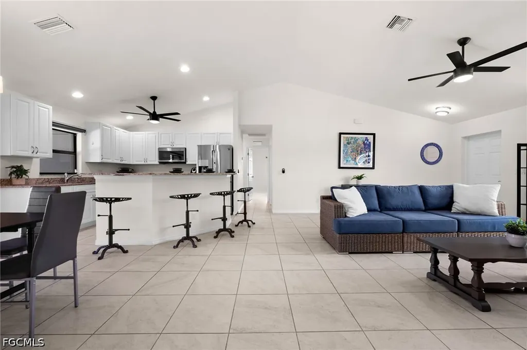 1808 SW 8th Place Cape Coral FL 33991