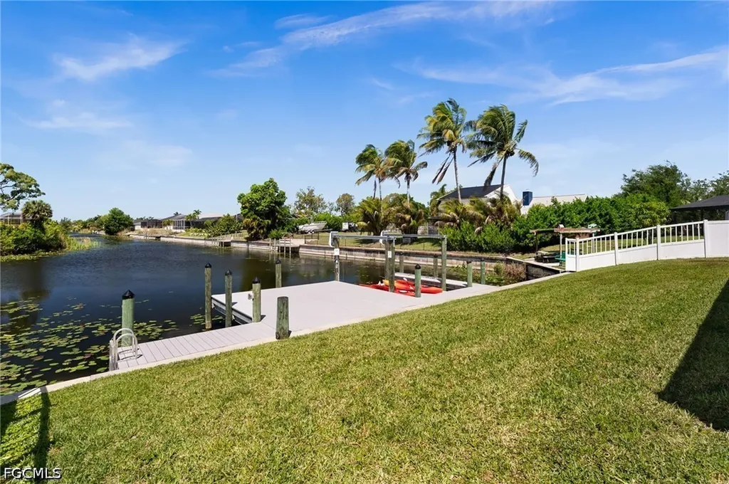 1808 SW 8th Place Cape Coral FL 33991