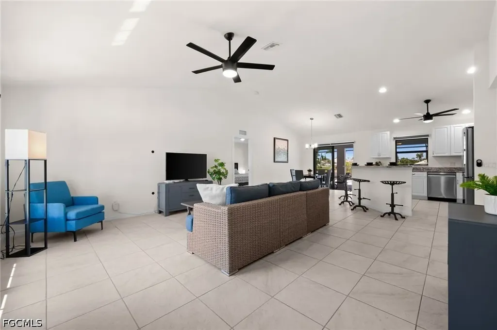 1808 SW 8th Place Cape Coral FL 33991