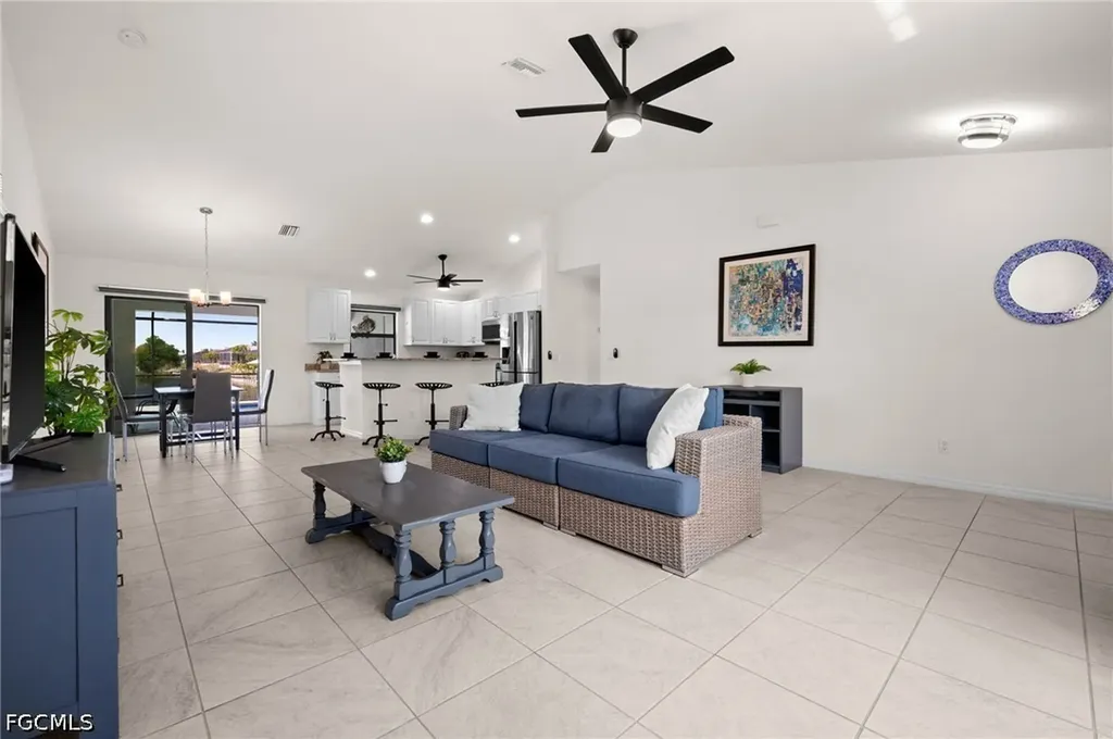 1808 SW 8th Place Cape Coral FL 33991