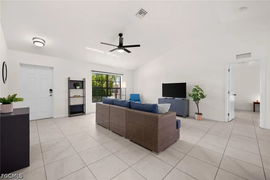 1808 SW 8th Place Cape Coral FL 33991