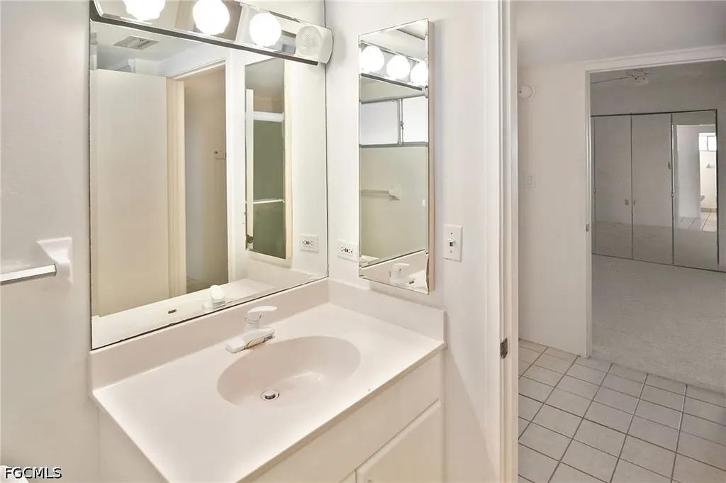 200 Periwinkle Way Sanibel FL 33957