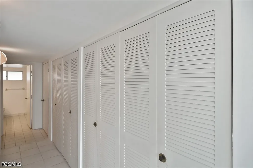 200 Periwinkle Way Sanibel FL 33957