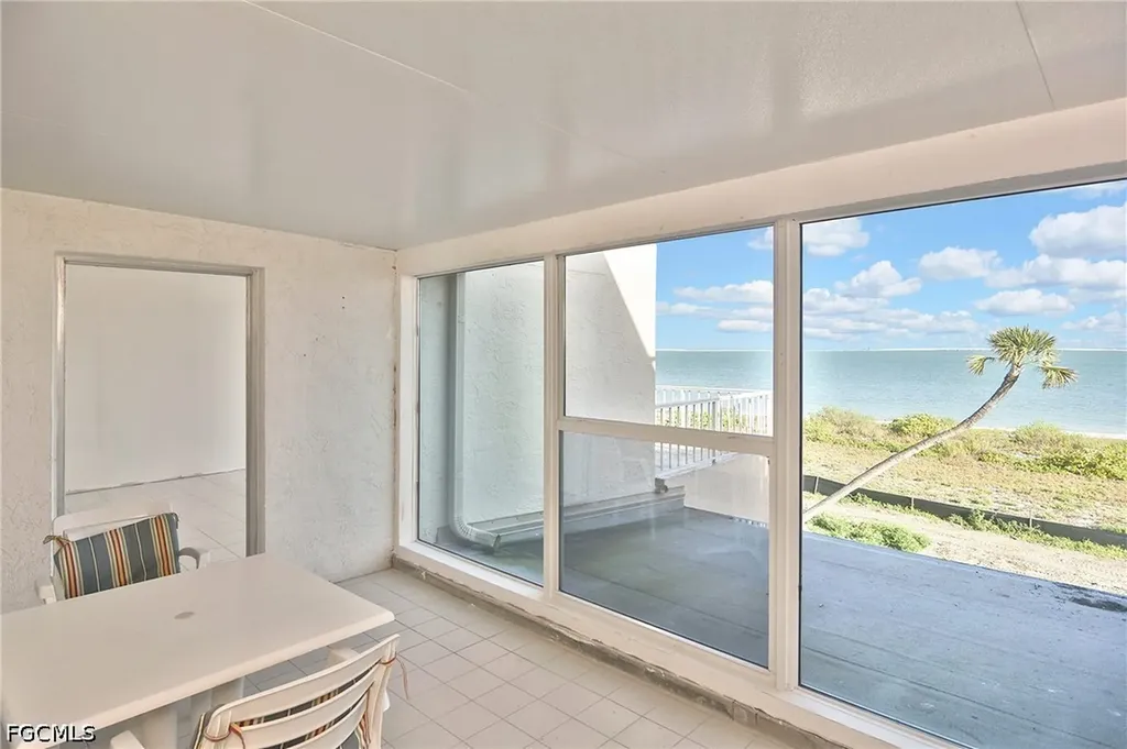 200 Periwinkle Way Sanibel FL 33957