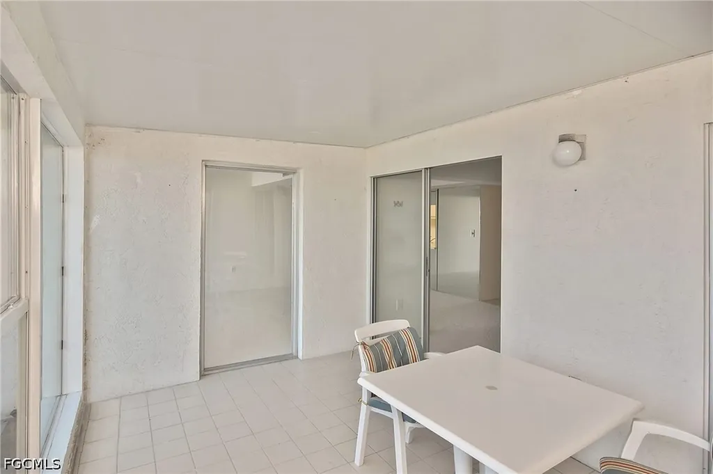 200 Periwinkle Way Sanibel FL 33957
