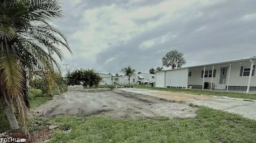593 Daisy Drive North Fort Myers FL 33917