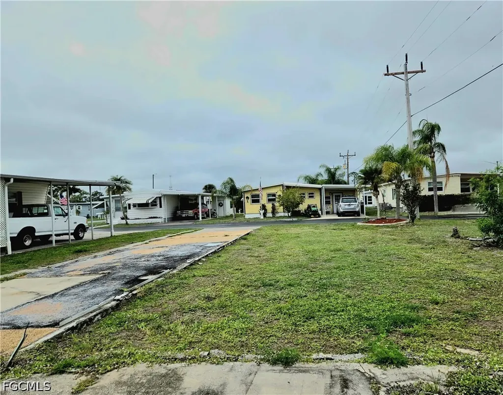 593 Daisy Drive North Fort Myers FL 33917