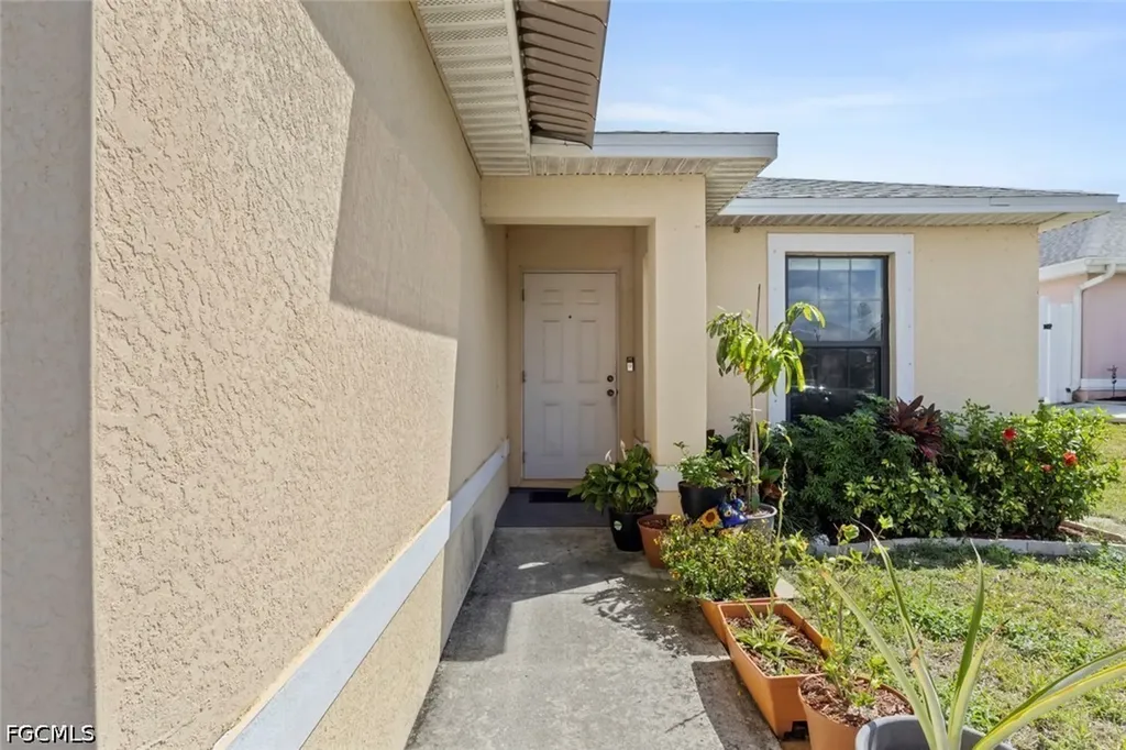 126/128 SE 12th Street Cape Coral FL 33990