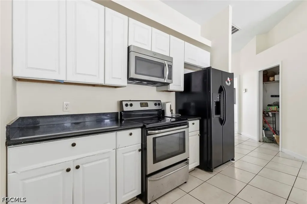 126/128 SE 12th Street Cape Coral FL 33990