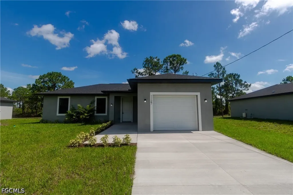 1127 Deauville Street E Lehigh Acres FL 33974