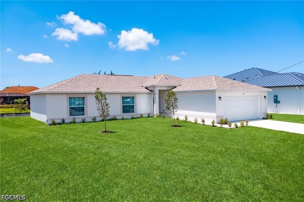 916 NE 1st Place Cape Coral FL 33909