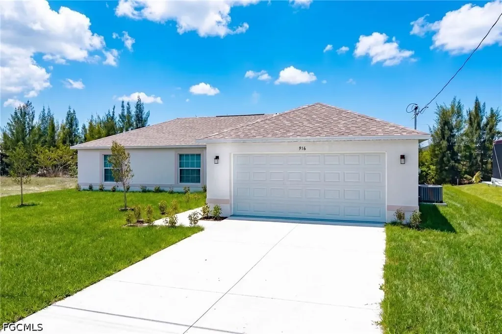 916 NE 1st Place Cape Coral FL 33909