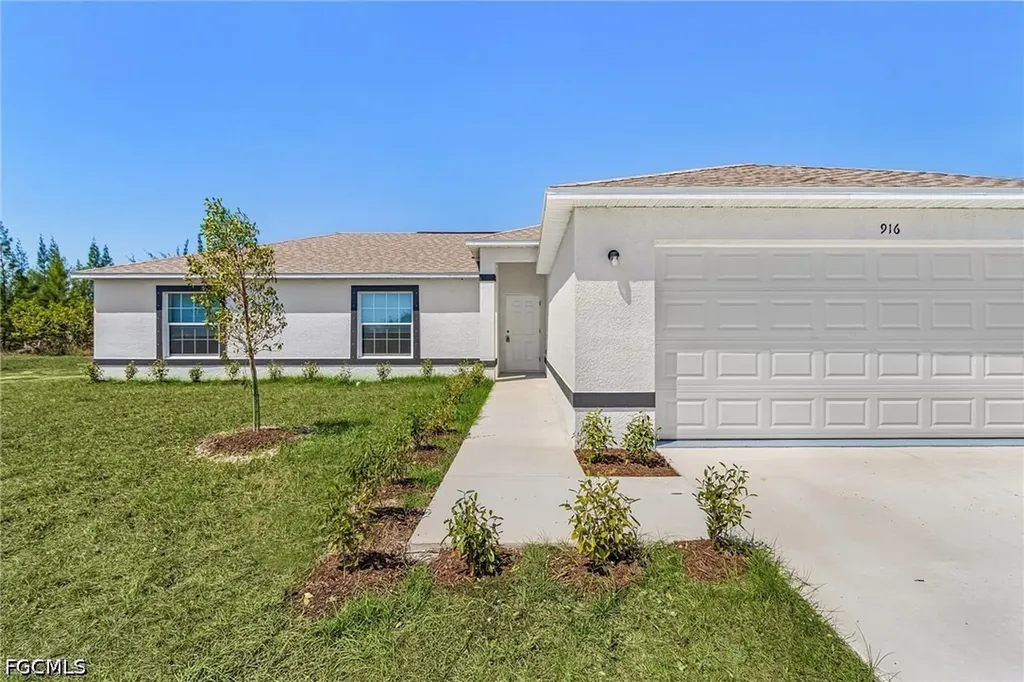 916 NE 1st Place Cape Coral FL 33909