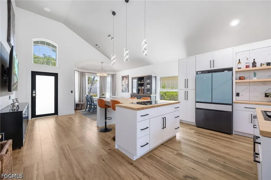2513 Blackburn Circle Cape Coral FL 33991