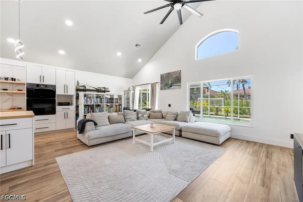 2513 Blackburn Circle Cape Coral FL 33991