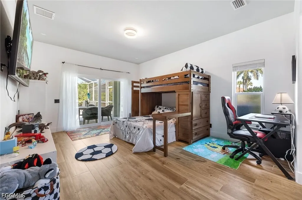 2513 Blackburn Circle Cape Coral FL 33991