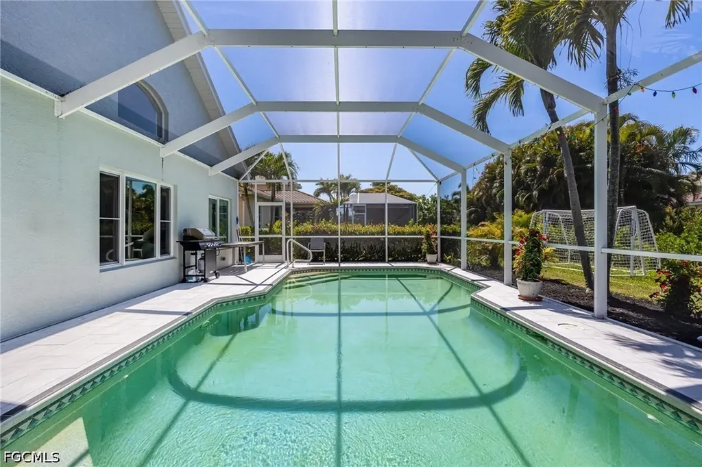 2513 Blackburn Circle Cape Coral FL 33991