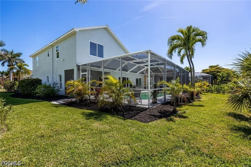 2513 Blackburn Circle Cape Coral FL 33991