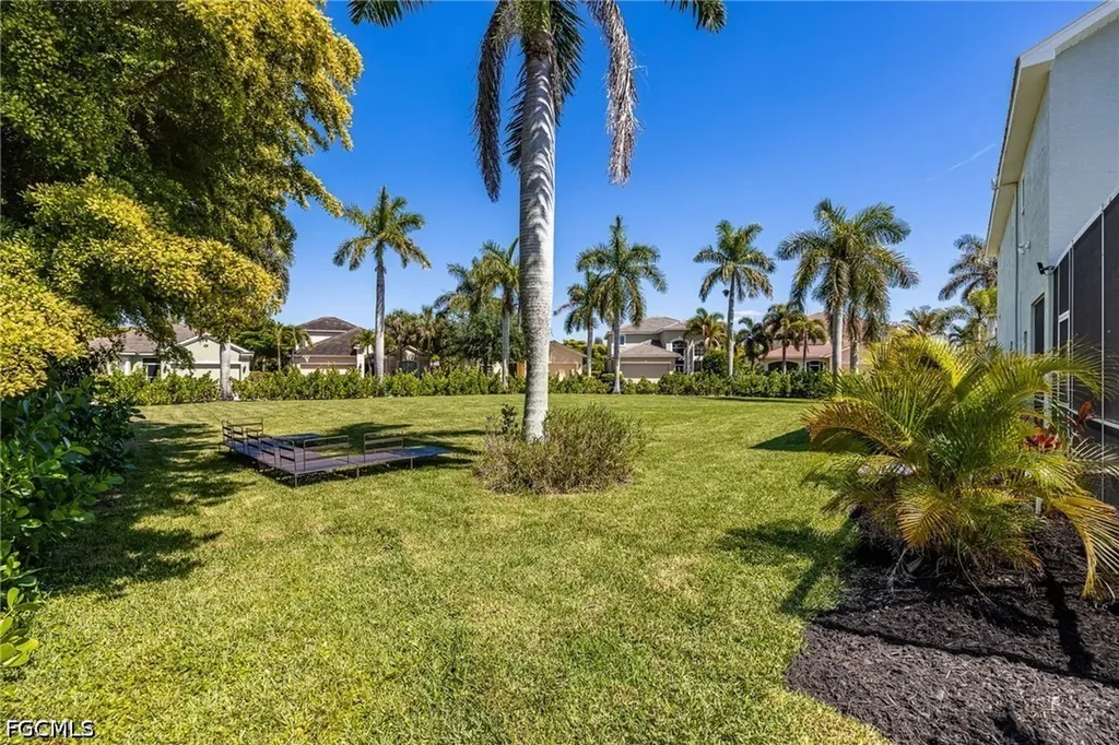 2513 Blackburn Circle Cape Coral FL 33991