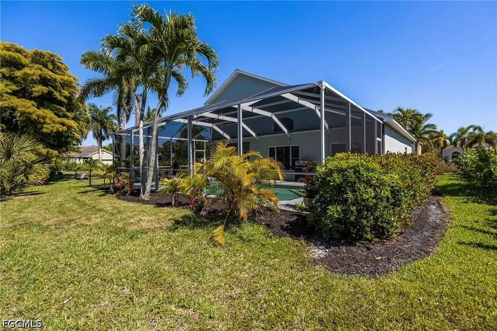 2513 Blackburn Circle Cape Coral FL 33991