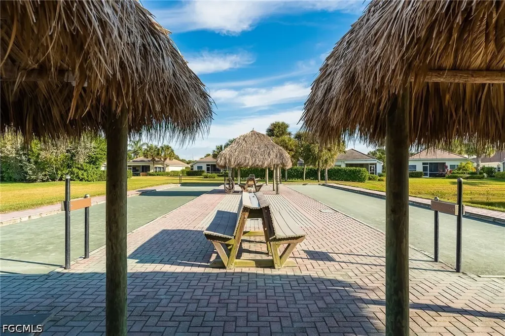 2513 Blackburn Circle Cape Coral FL 33991