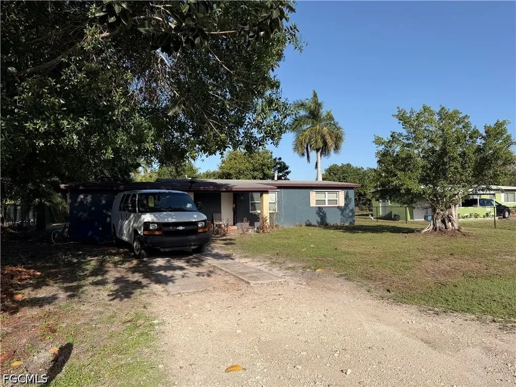 3044 Broadway Fort Myers FL 33901