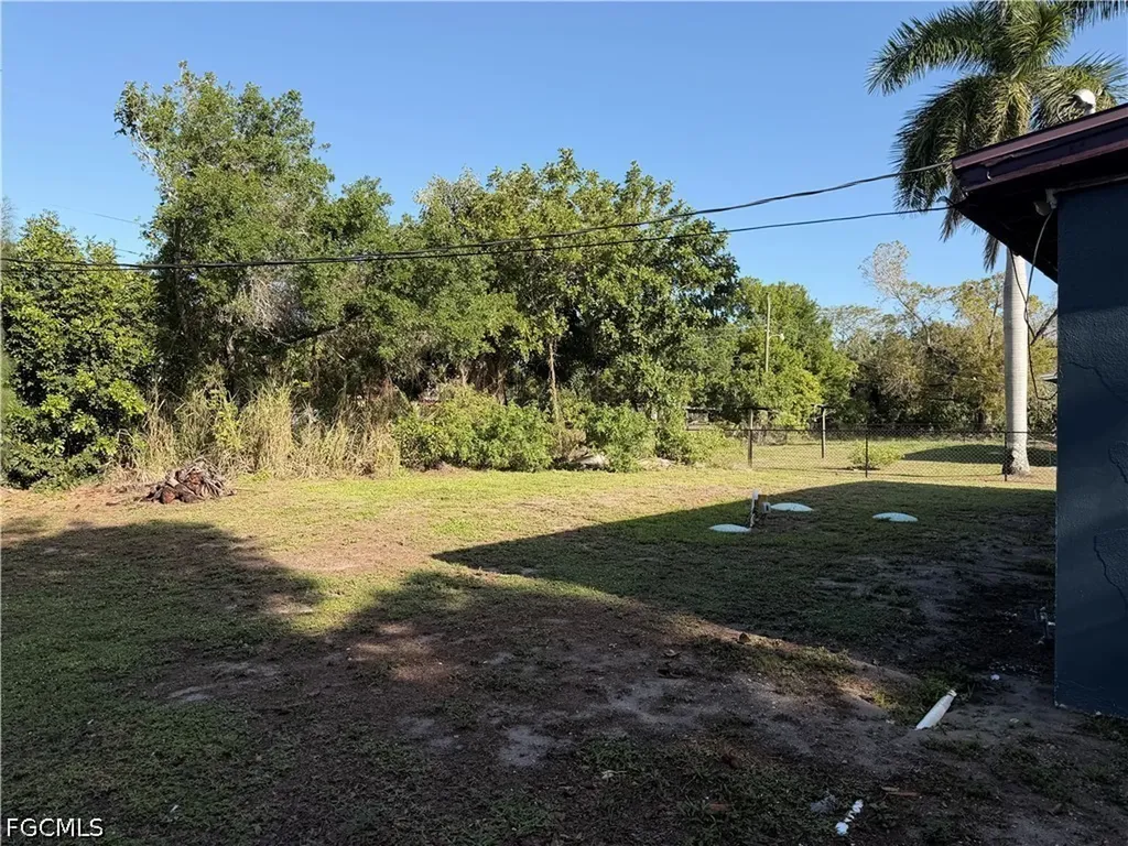 3044 Broadway Fort Myers FL 33901