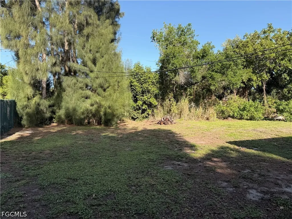 3044 Broadway Fort Myers FL 33901