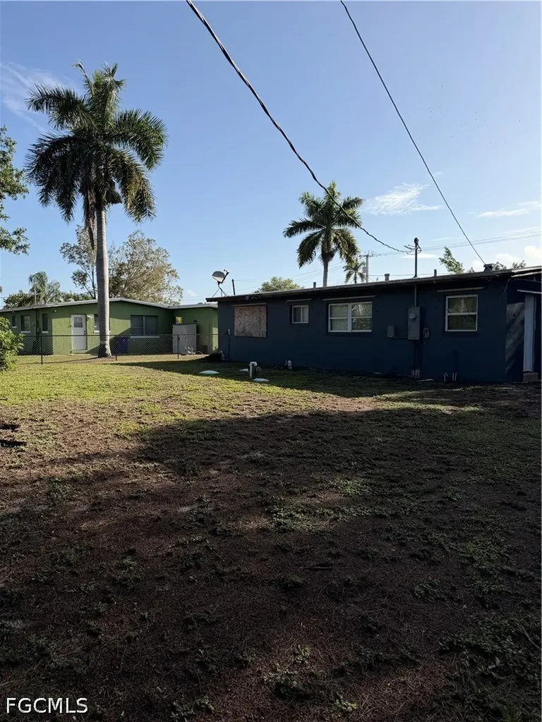 3044 Broadway Fort Myers FL 33901