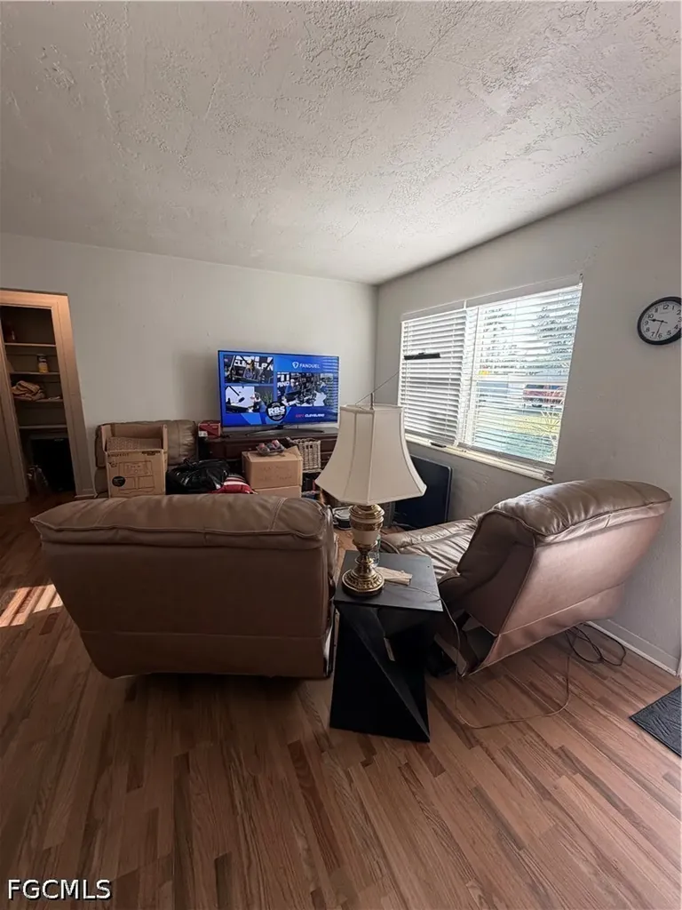 3044 Broadway Fort Myers FL 33901