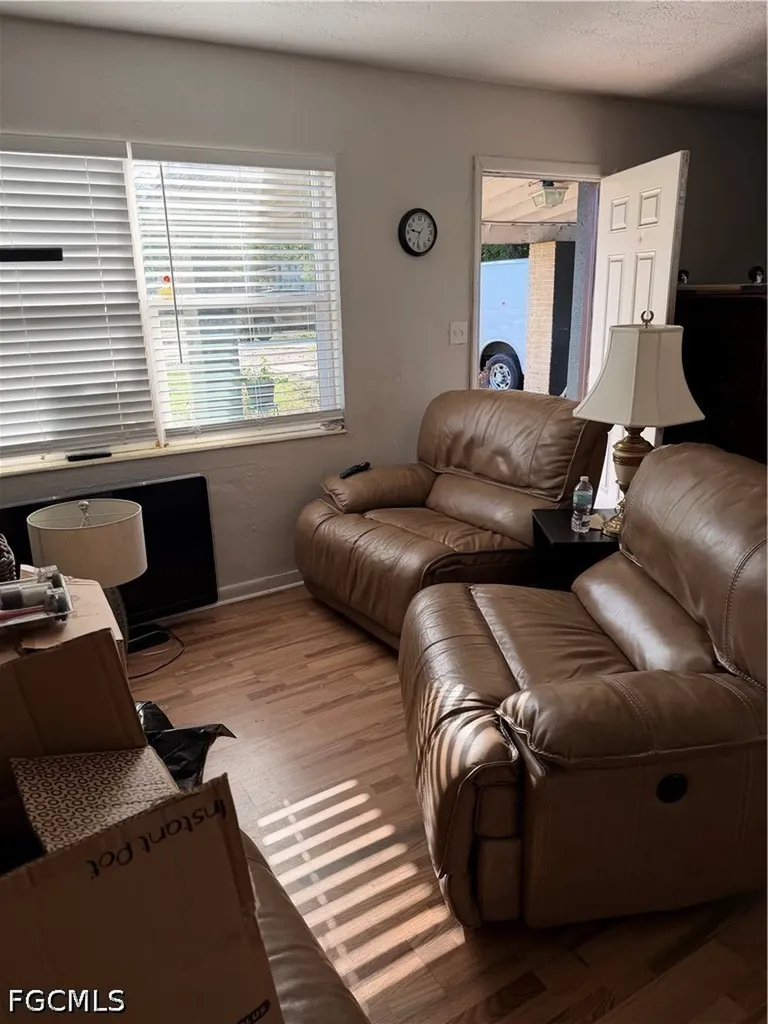 3044 Broadway Fort Myers FL 33901