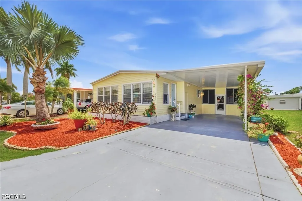 502 Pine Tree Court North Fort Myers FL 33917