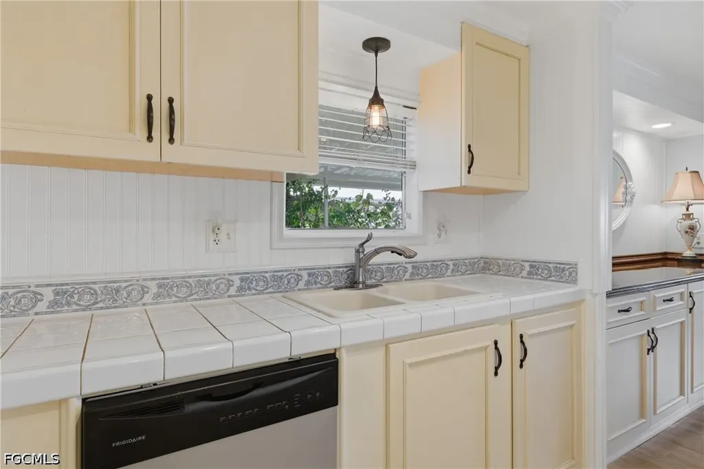 502 Pine Tree Court North Fort Myers FL 33917