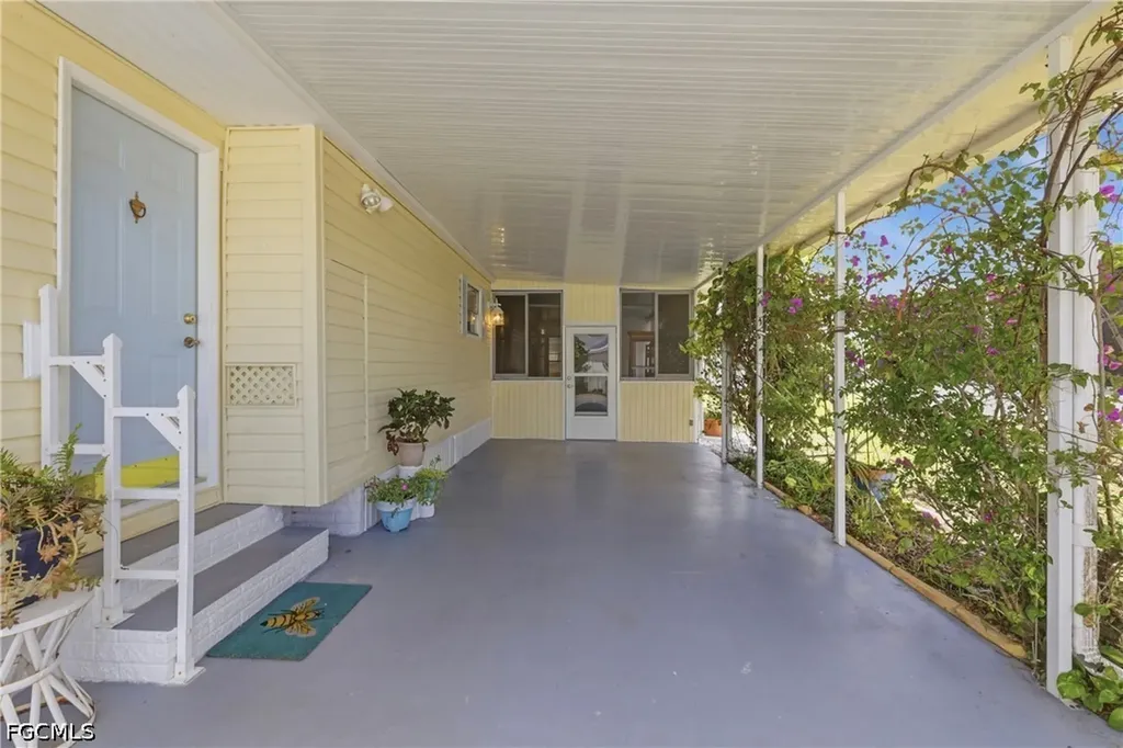 502 Pine Tree Court North Fort Myers FL 33917