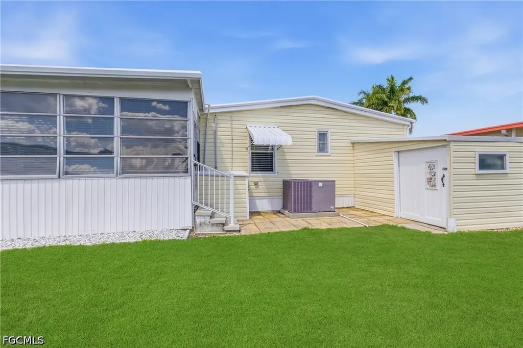 502 Pine Tree Court North Fort Myers FL 33917