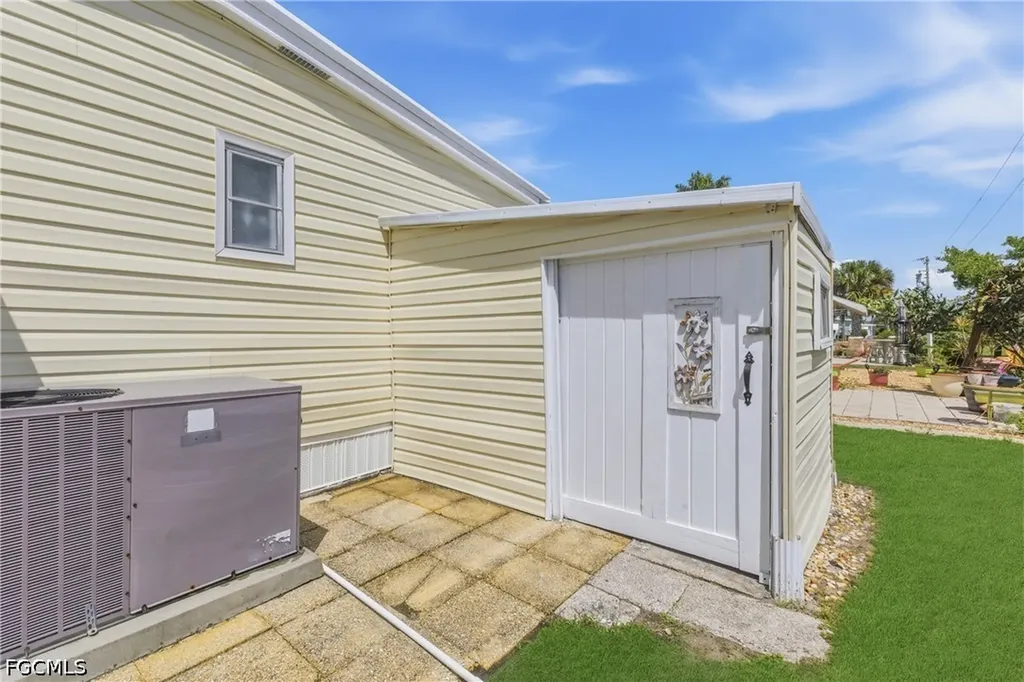 502 Pine Tree Court North Fort Myers FL 33917