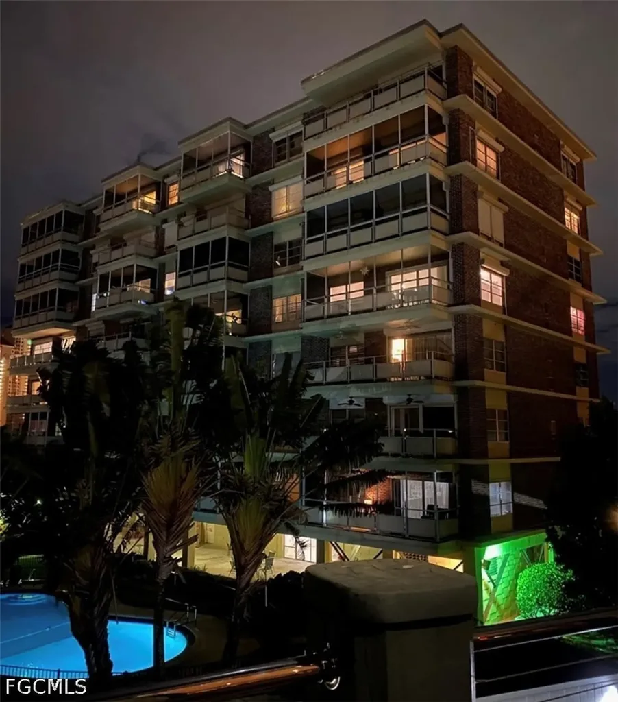 2350 W 1st Street Fort Myers FL 33901