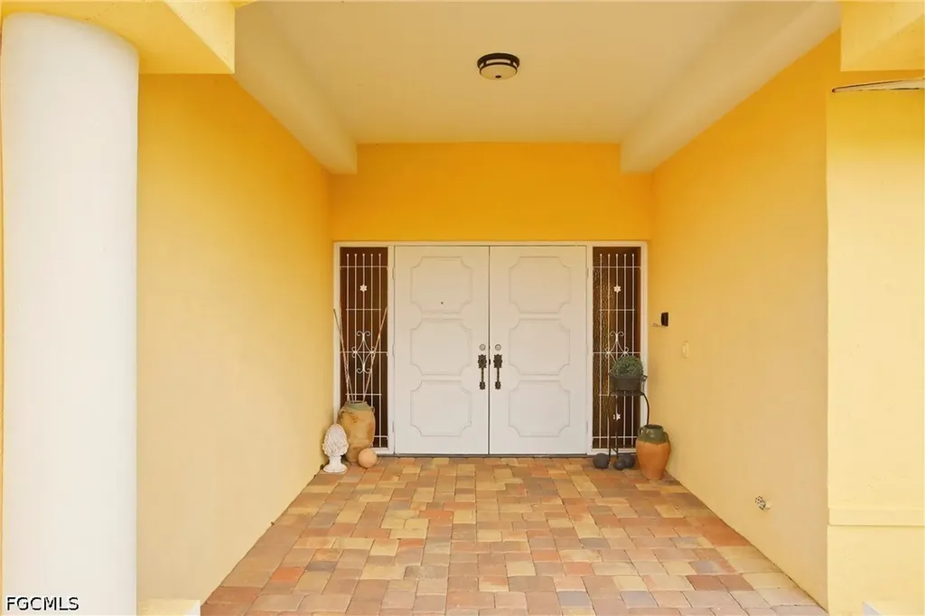 1506 SE 21st Terrace Cape Coral FL 33990