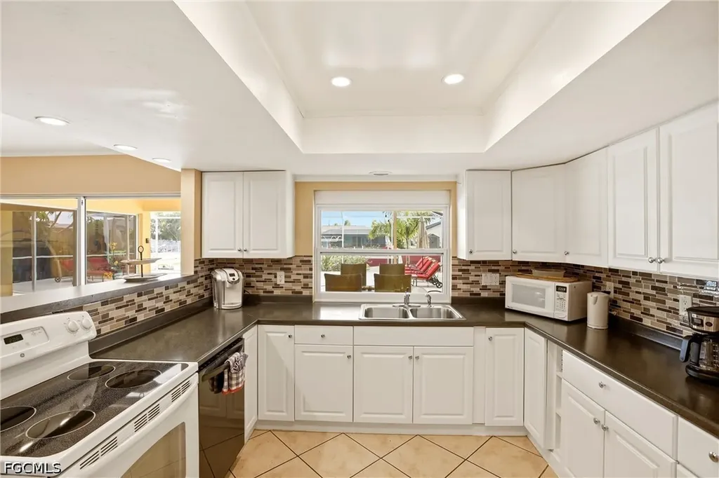 1506 SE 21st Terrace Cape Coral FL 33990