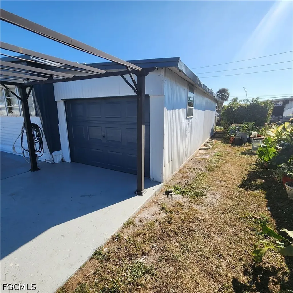 110 Gaslight Avenue North Fort Myers FL 33917